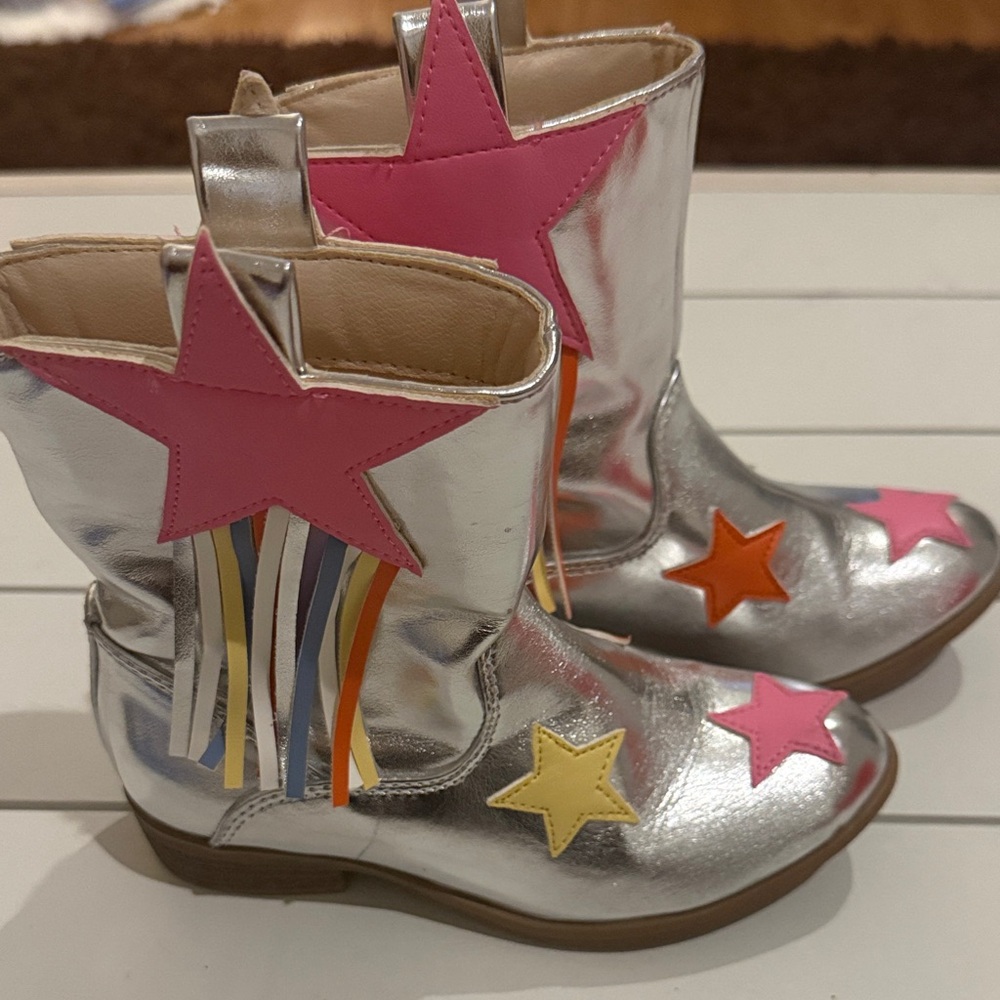 Dream Pairs Silver Boots with Pink and Orange Stars